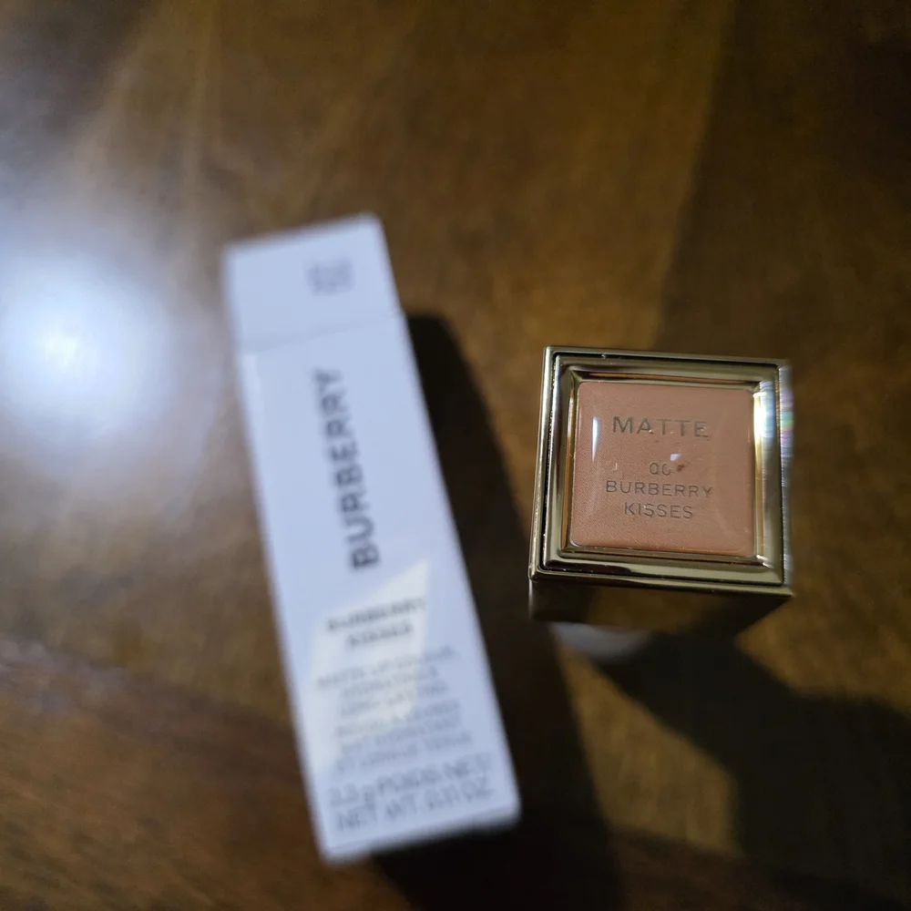 Burberry Kisses Matte Lipstick In Beige Archive 00 New (Replacement Cap) - Picture 2 of 6